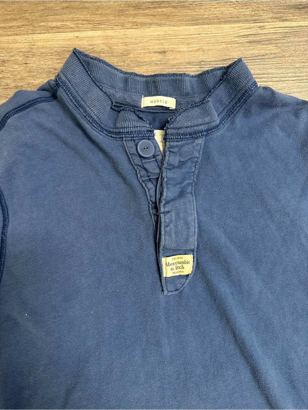 Y2K Abercrombie & Fitch Navy Henley Shirt - Picture 5 of 8